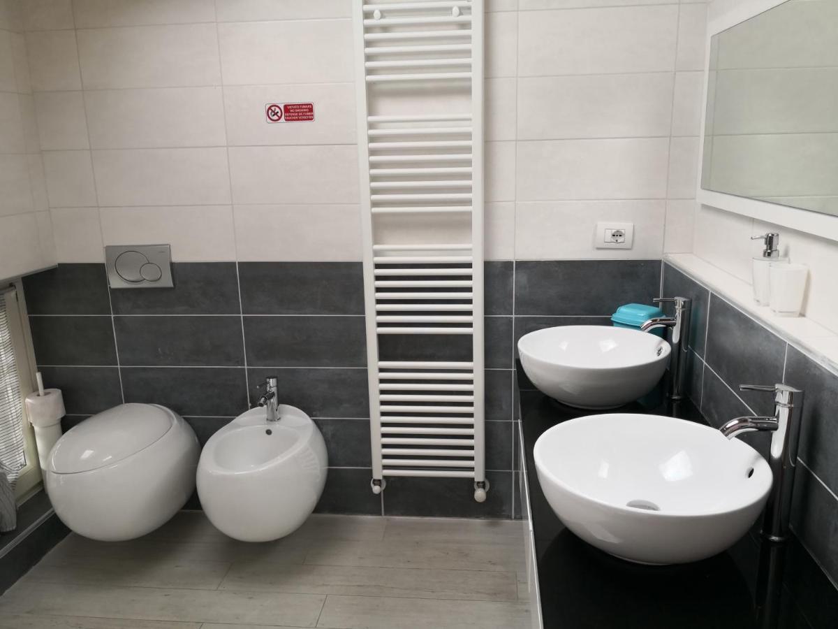 Charme Lake Loft Ispra Ngoại thất bức ảnh