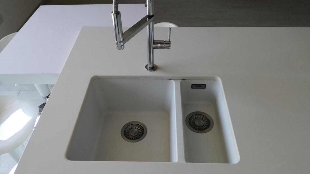 Charme Lake Loft Ispra Ngoại thất bức ảnh