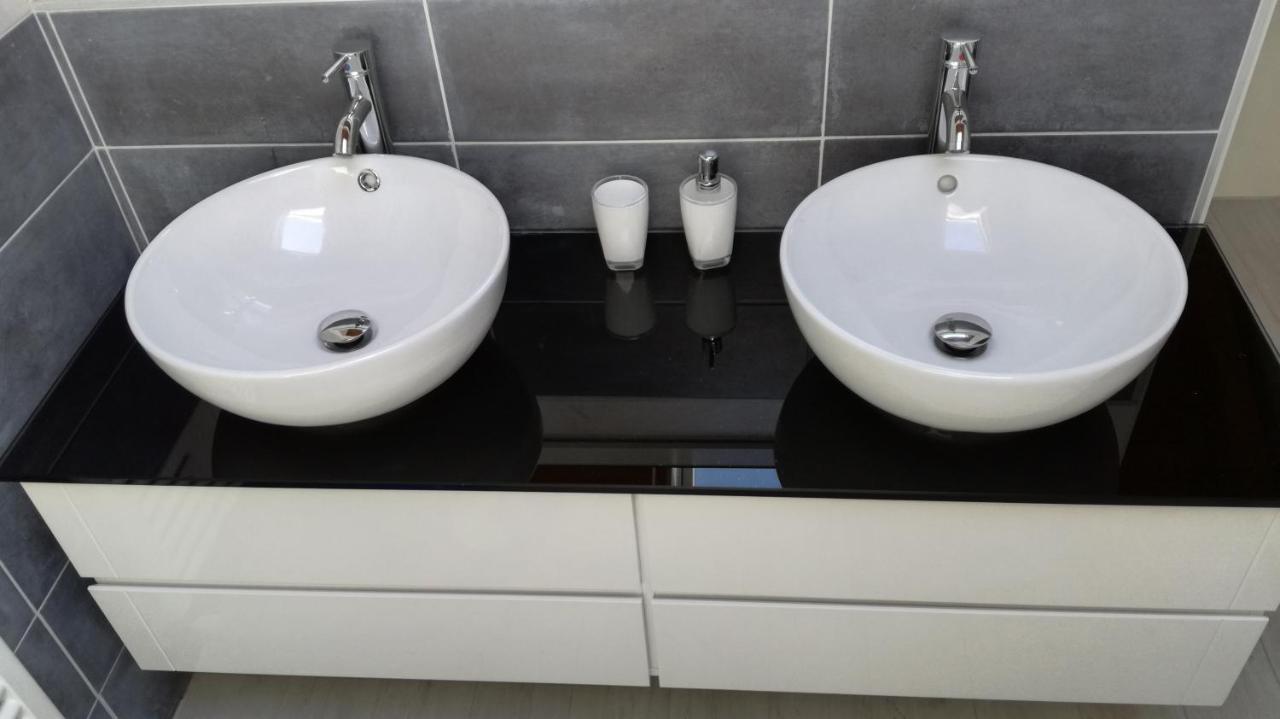 Charme Lake Loft Ispra Ngoại thất bức ảnh