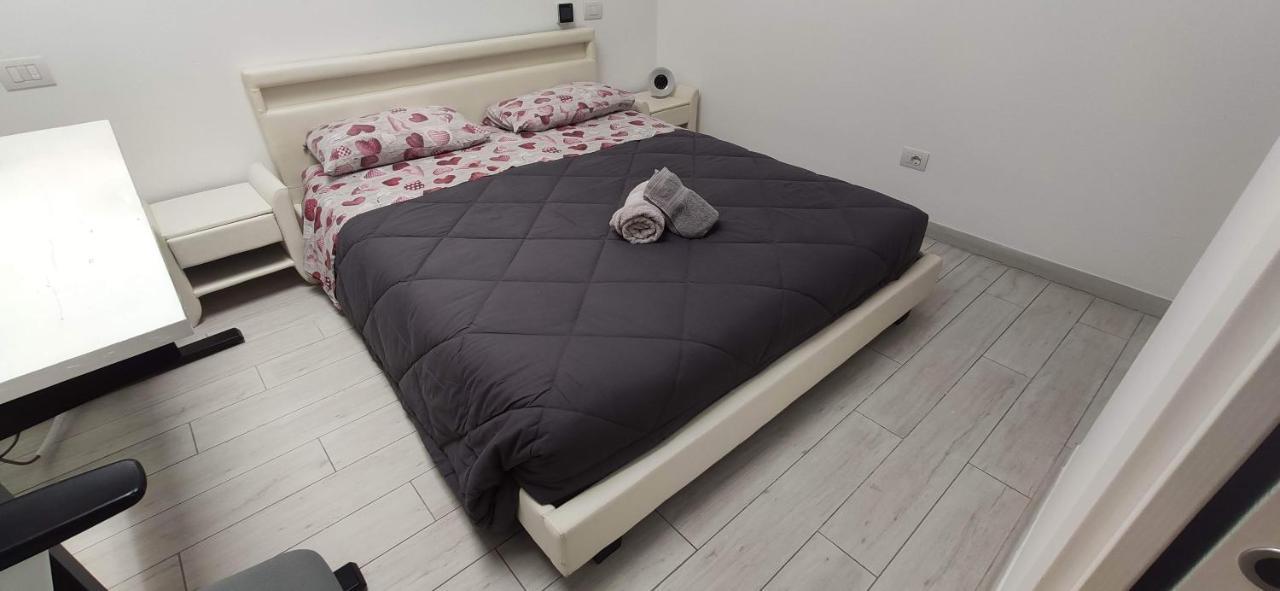Charme Lake Loft Ispra Ngoại thất bức ảnh