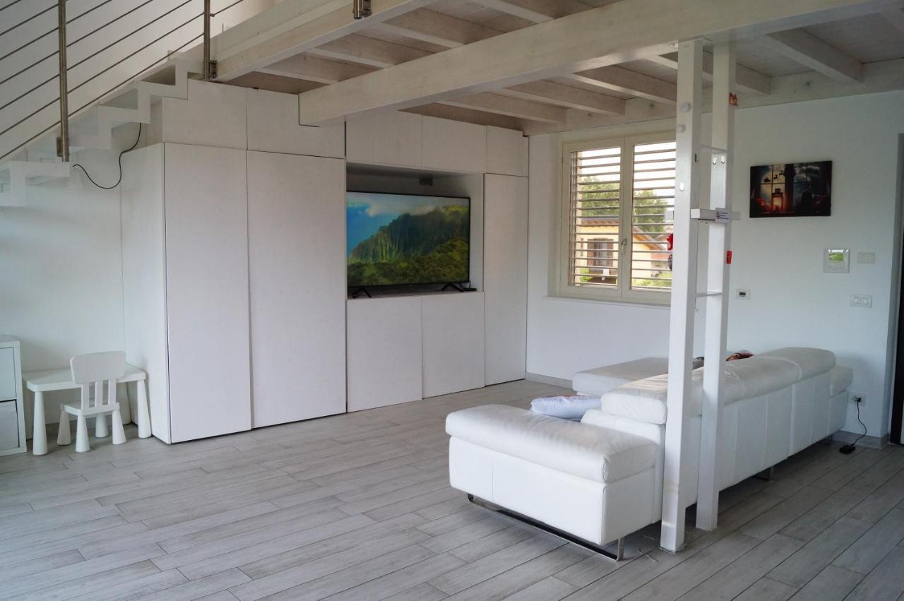 Charme Lake Loft Ispra Ngoại thất bức ảnh